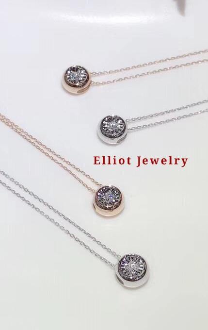 Donut Diamond Pendent in 18K Gold | Elliot Jewelry